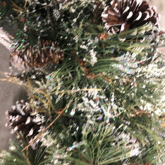 Pier 1 Christmas Wreath - Picture 3 of 4